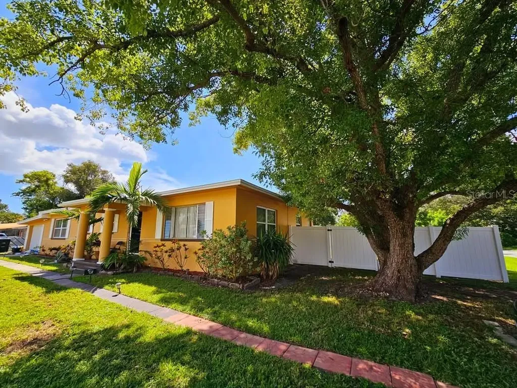 5230 11th Avenue S Gulfport FL 33707