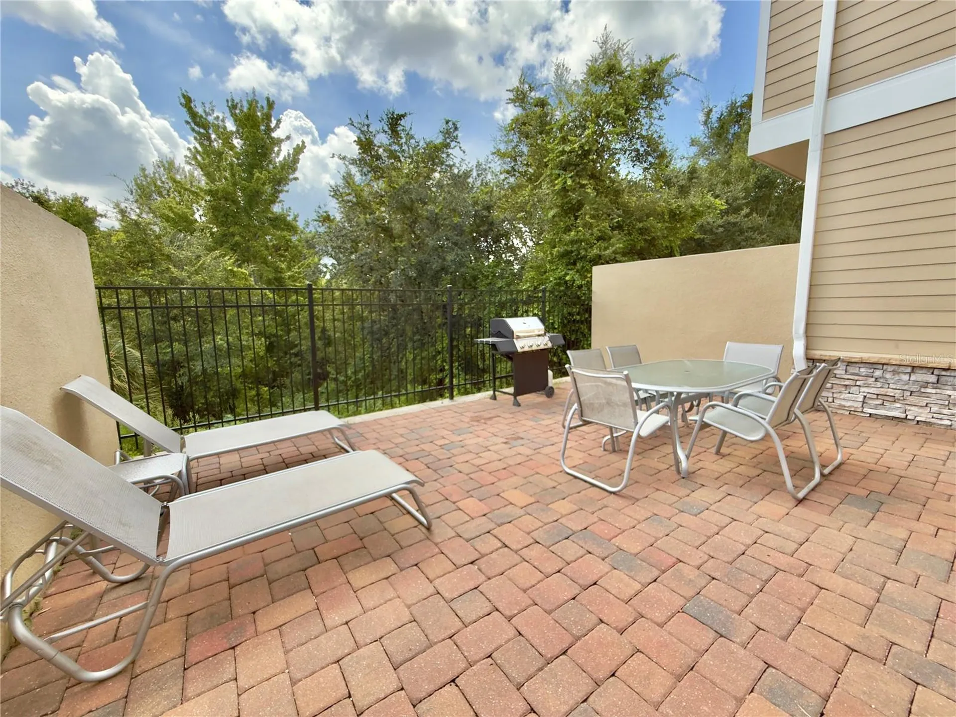 7498 Sunville Avenue Kissimmee FL 34747