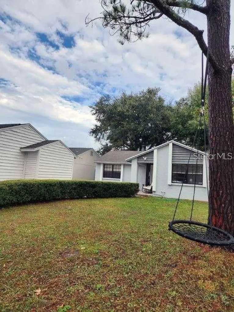 3244 Fox Lake Drive Tampa FL 33618