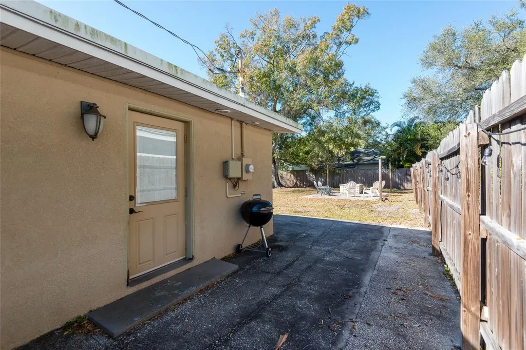 2407 S Harold Avenue Tampa FL 33629
