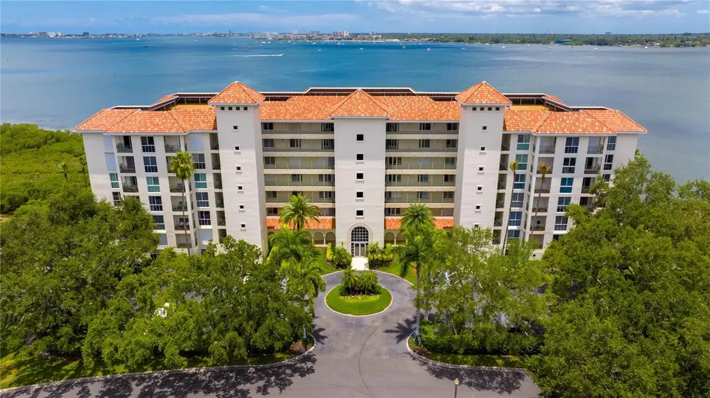 4717 Dolphin Cay Lane S St Petersburg FL 33711