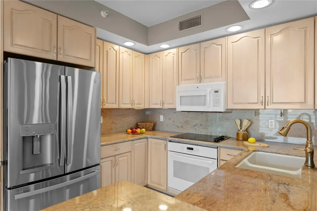 4717 Dolphin Cay Lane S St Petersburg FL 33711