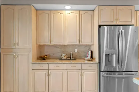 4717 Dolphin Cay Lane S St Petersburg FL 33711
