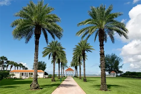 4717 Dolphin Cay Lane S St Petersburg FL 33711