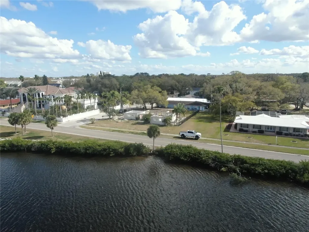803 Whitcomb Boulevard Tarpon Springs FL 34689