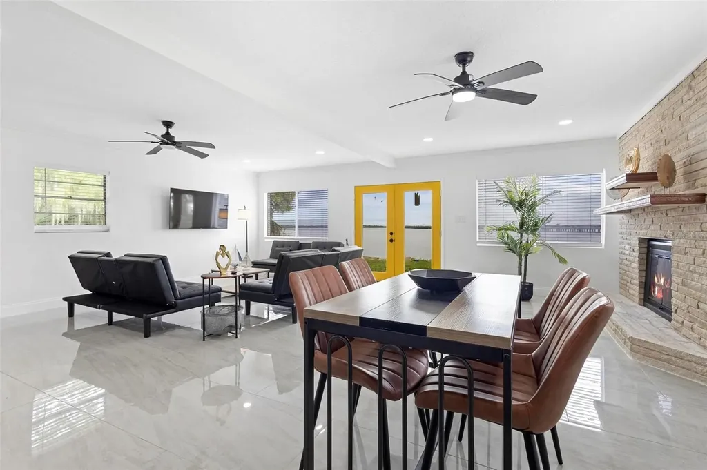 1824 Lake Street Oviedo FL 32765
