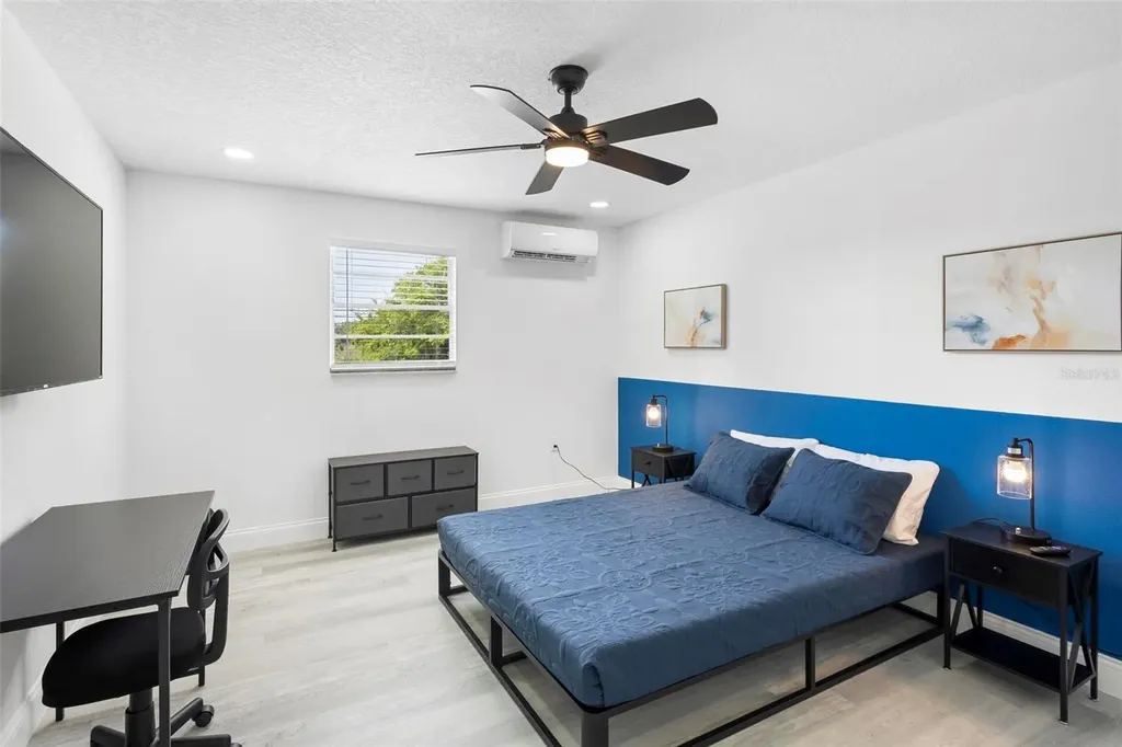 1824 Lake Street Oviedo FL 32765