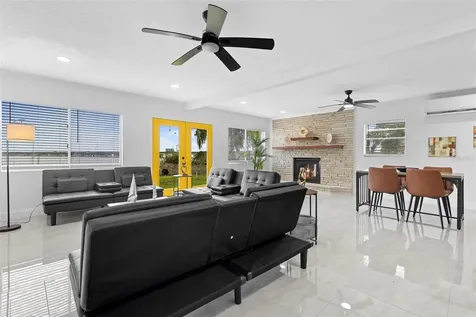 1824 Lake Street Oviedo FL 32765