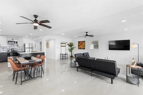 1824 Lake Street Oviedo FL 32765