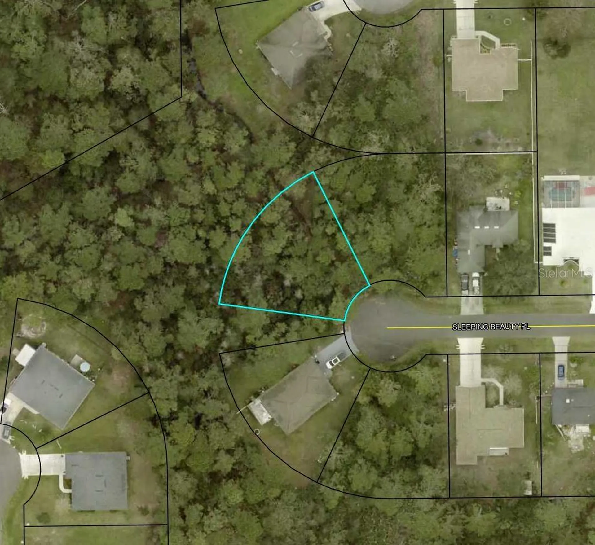 16 Sleeping Beauty Place Palm Coast FL 32164
