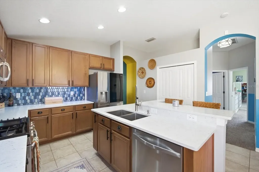 6808 Cambridge Park Drive Apollo Beach FL 33572