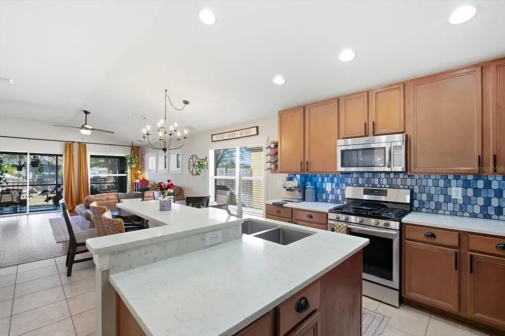 6808 Cambridge Park Drive Apollo Beach FL 33572