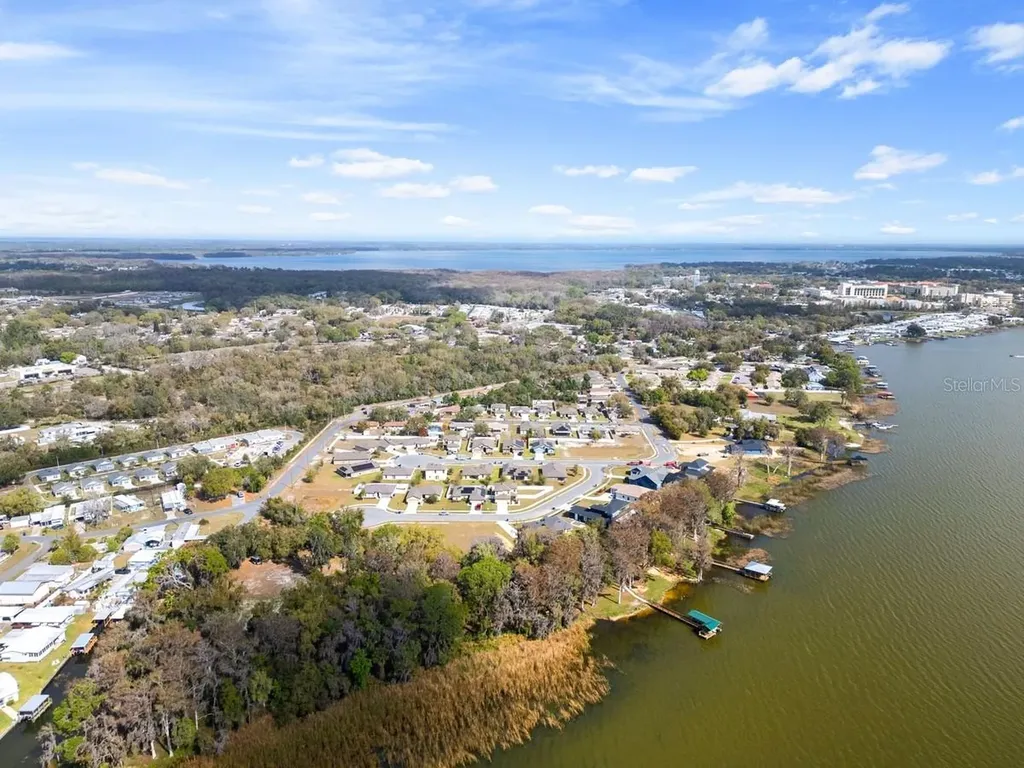 1136 Sea Pines Court Tavares FL 32778