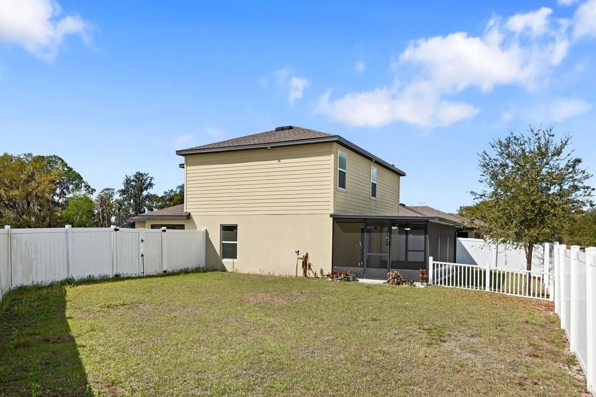 1136 Sea Pines Court Tavares FL 32778
