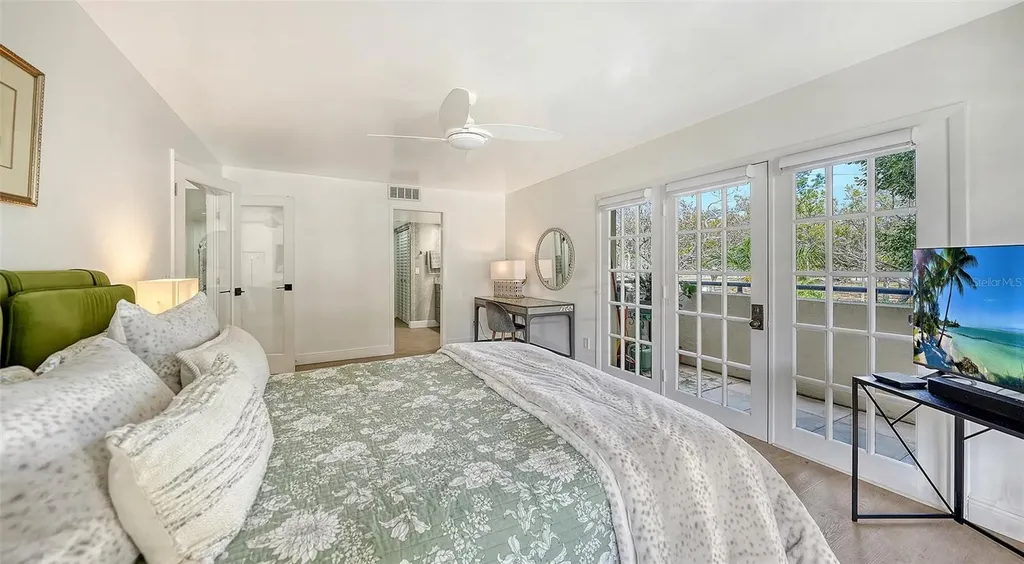 825 Osprey Avenue Sarasota FL 34236