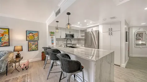 825 Osprey Avenue Sarasota FL 34236
