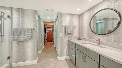 825 Osprey Avenue Sarasota FL 34236