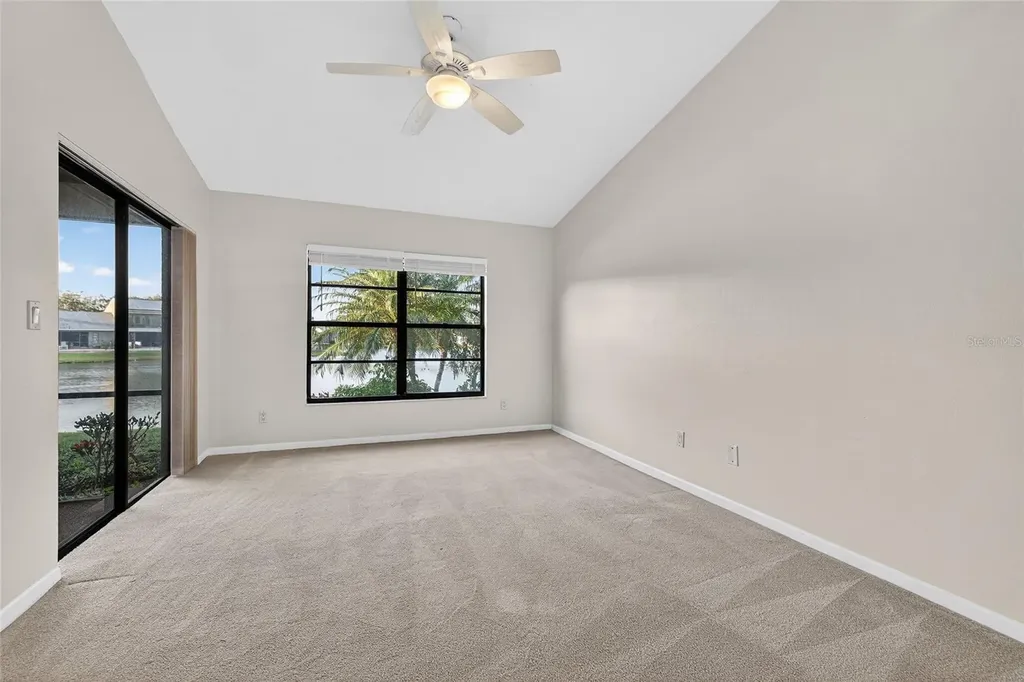 907 San Carlos Avenue NE St Petersburg FL 33702