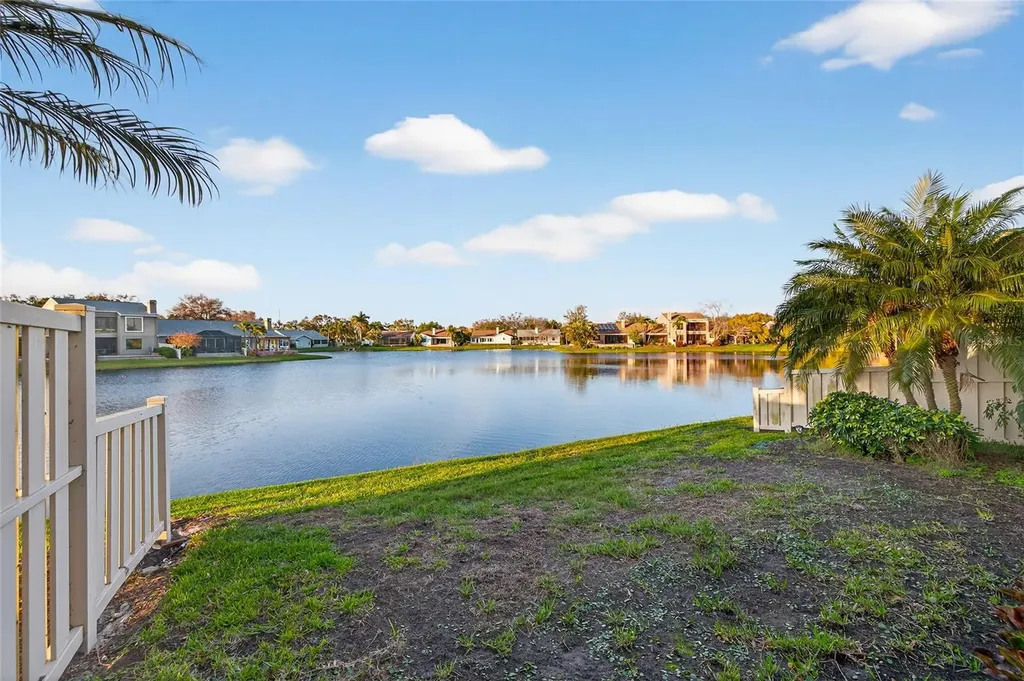 907 San Carlos Avenue NE St Petersburg FL 33702