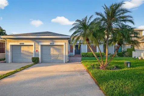 907 San Carlos Avenue NE St Petersburg FL 33702