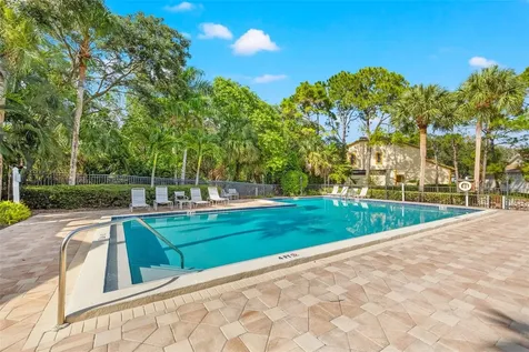 907 San Carlos Avenue NE St Petersburg FL 33702