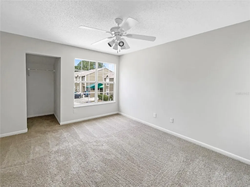 6902 Lakeview Court Tampa FL 33634