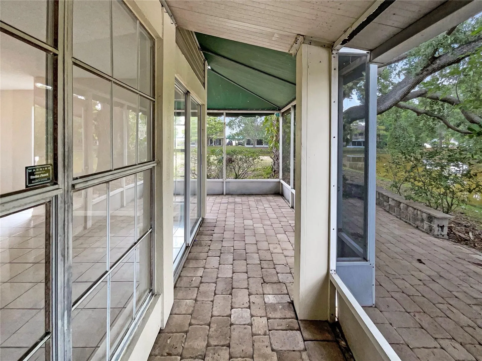 6902 Lakeview Court Tampa FL 33634