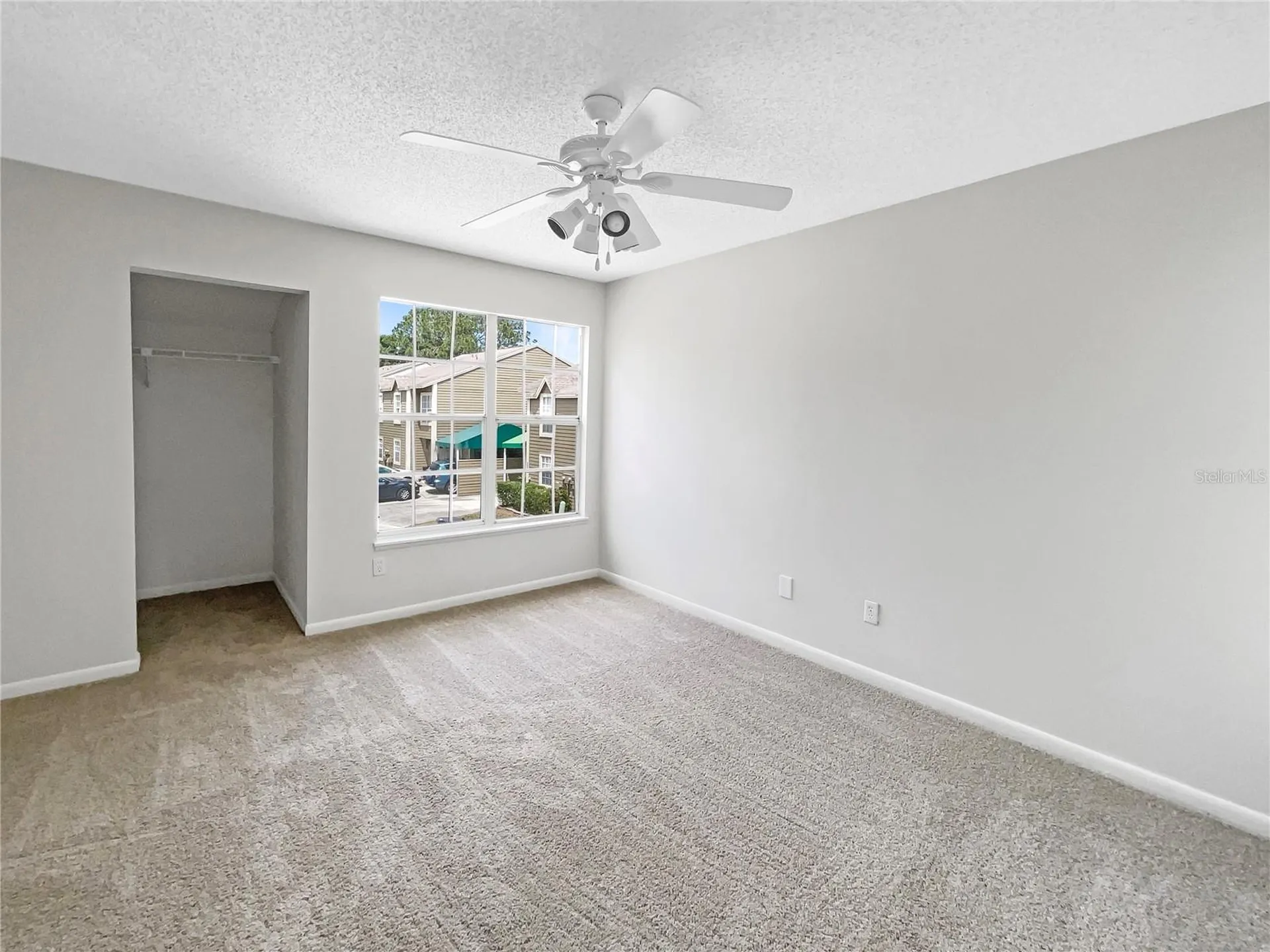 6902 Lakeview Court Tampa FL 33634