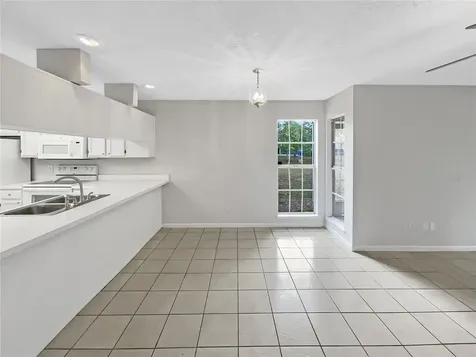 6902 Lakeview Court Tampa FL 33634