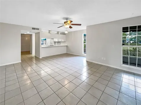 6902 Lakeview Court Tampa FL 33634