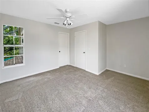 6902 Lakeview Court Tampa FL 33634