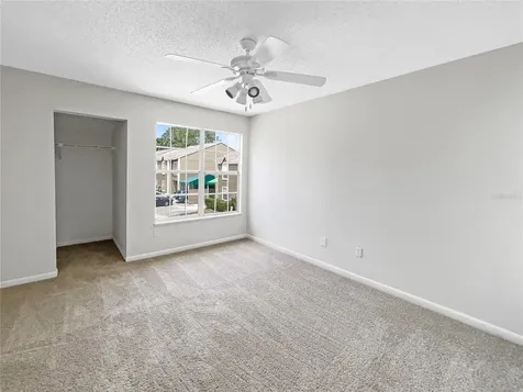 6902 Lakeview Court Tampa FL 33634