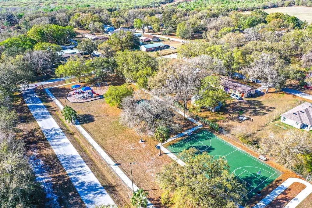 Central Avenue Mulberry FL 33860