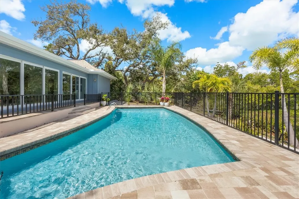 700 Tropical Circle Sarasota FL 34242