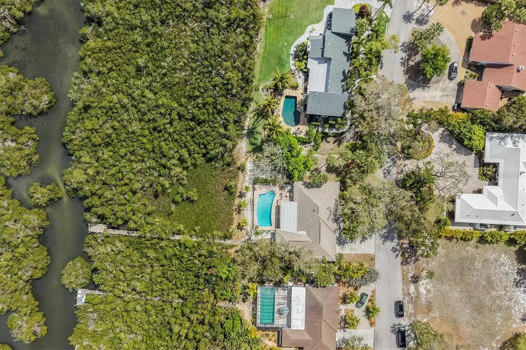700 Tropical Circle Sarasota FL 34242