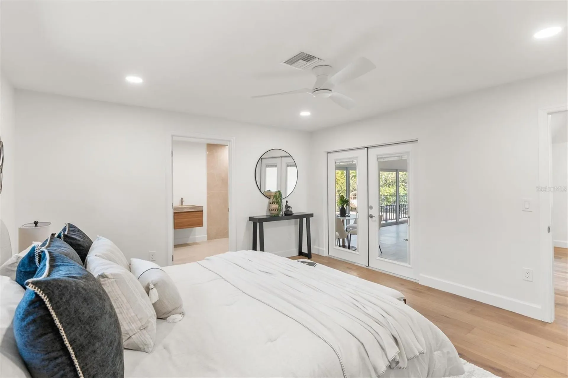 700 Tropical Circle Sarasota FL 34242