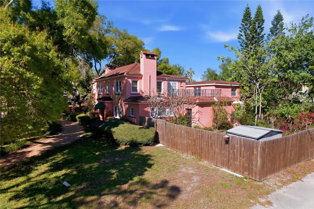 100 72nd Street S St Petersburg FL 33707