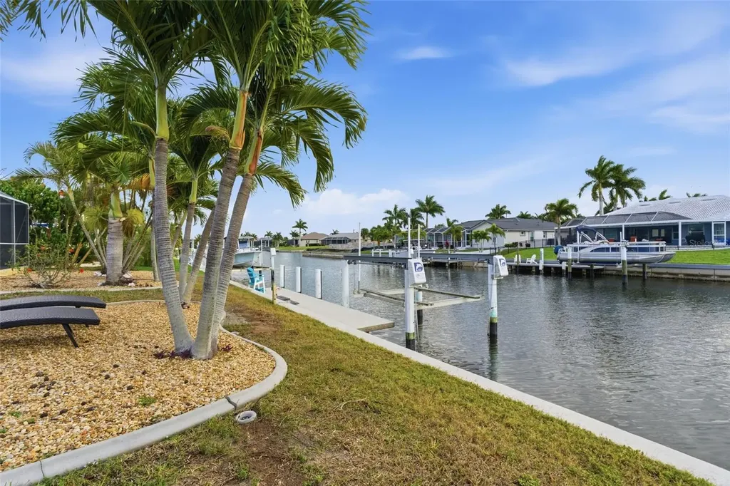 825 Via Formia Punta Gorda FL 33950