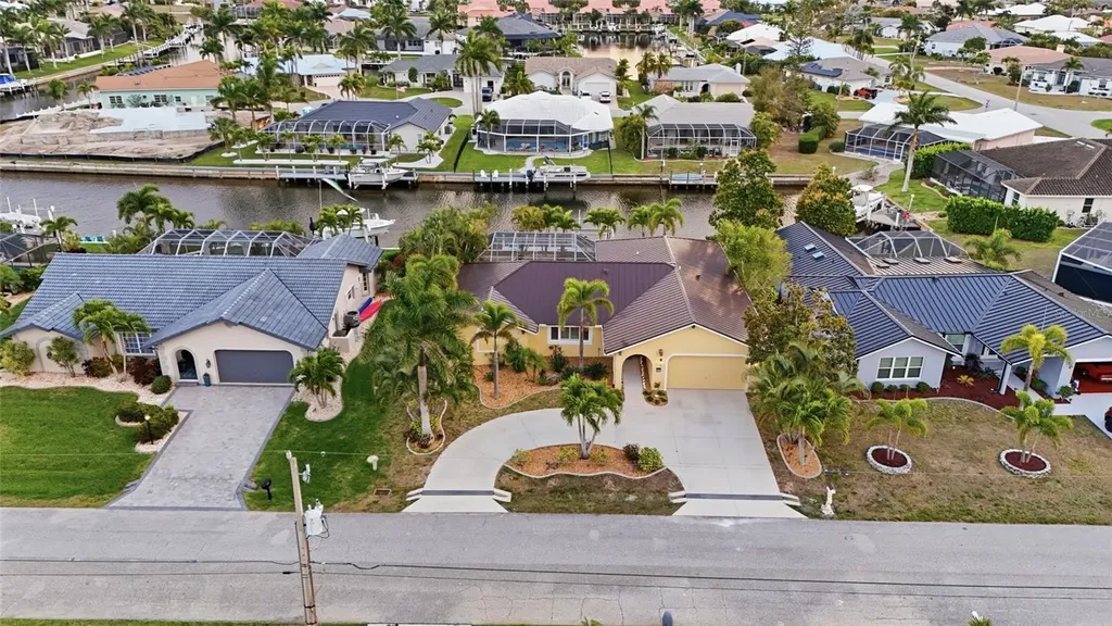 825 Via Formia Punta Gorda FL 33950