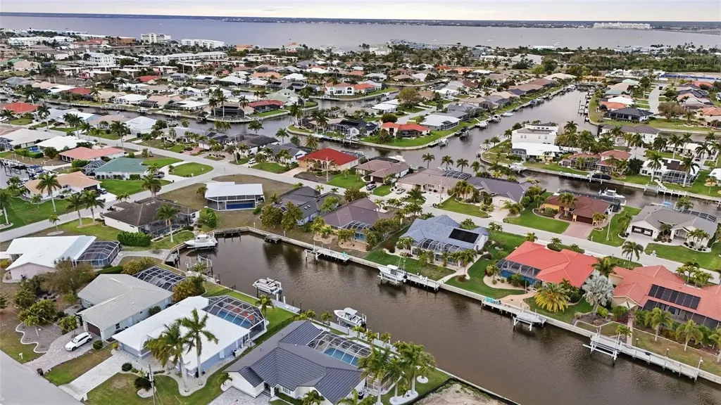 825 Via Formia Punta Gorda FL 33950