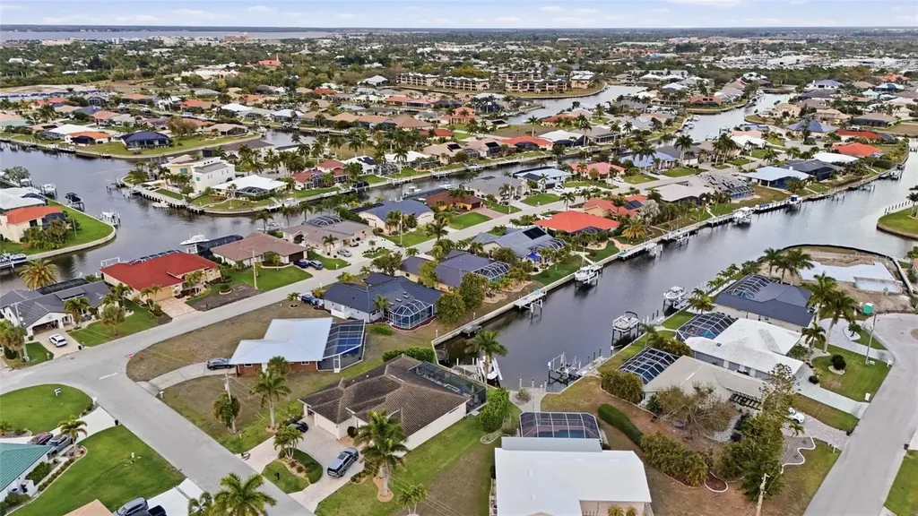 825 Via Formia Punta Gorda FL 33950
