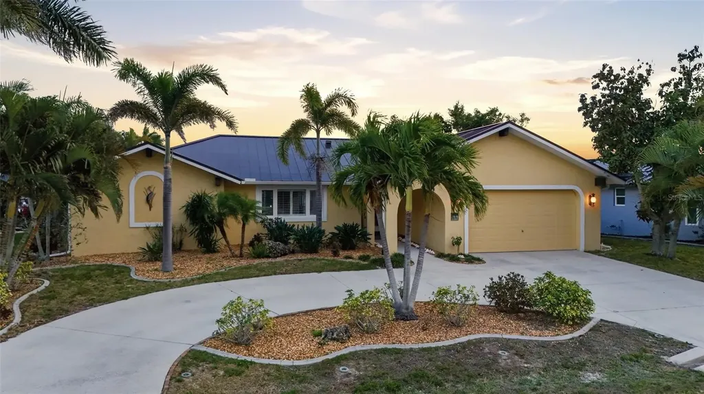825 Via Formia Punta Gorda FL 33950