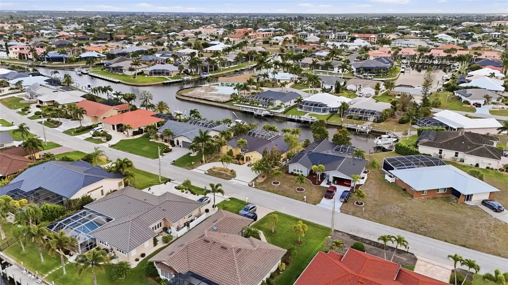 825 Via Formia Punta Gorda FL 33950