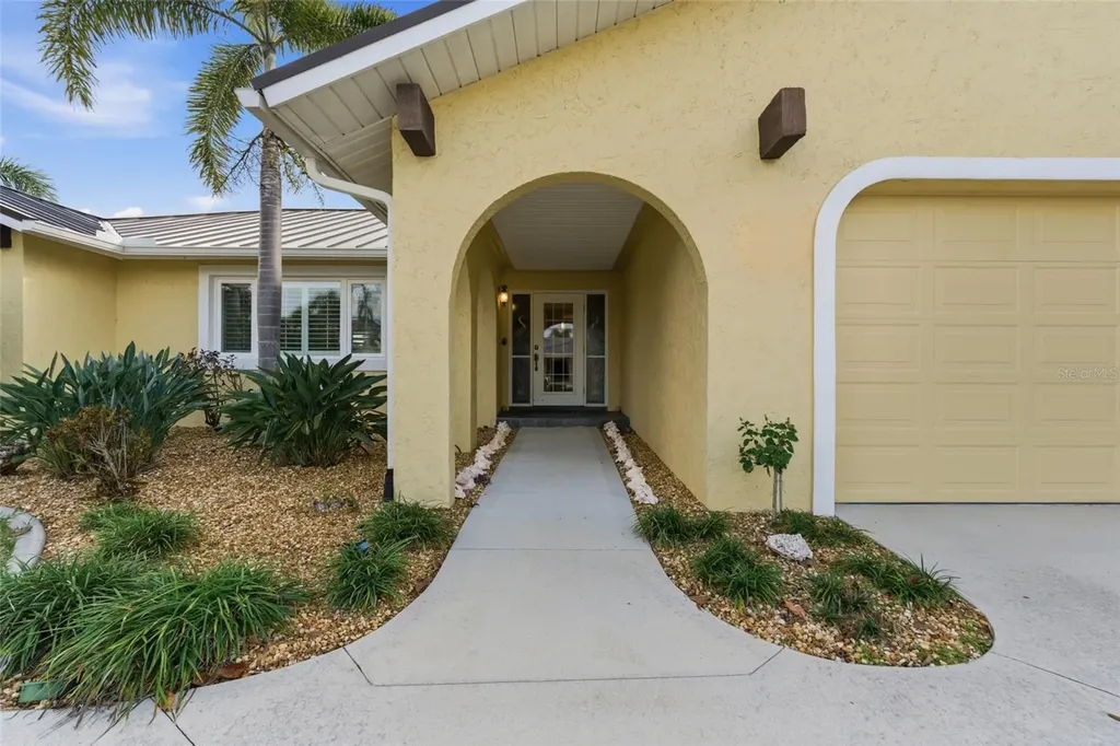 825 Via Formia Punta Gorda FL 33950