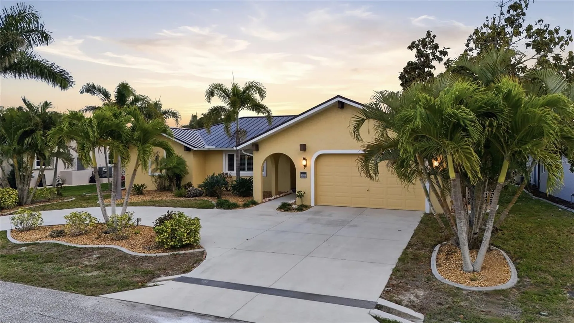 825 Via Formia Punta Gorda FL 33950