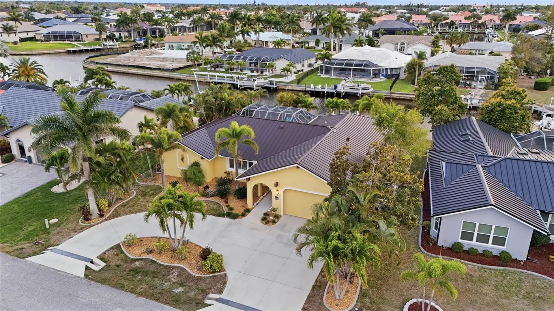 825 Via Formia Punta Gorda FL 33950