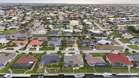 825 Via Formia Punta Gorda FL 33950