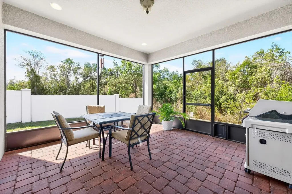 7651 Five Oaks Drive Harmony FL 34773