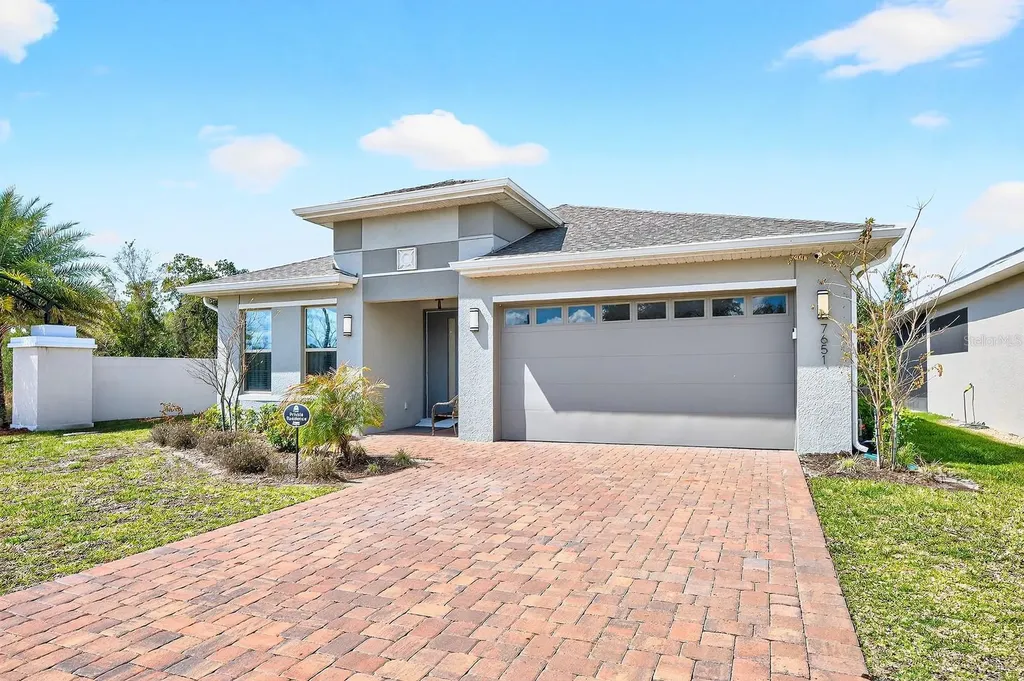 7651 Five Oaks Drive Harmony FL 34773