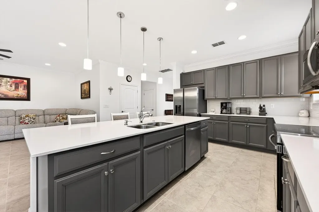 7651 Five Oaks Drive Harmony FL 34773